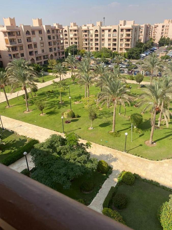 Luxurious 3 Bedroom Rustic Apartment Overlooking Huge Garden - For Families And Couples Il Il Cairo Esterno foto